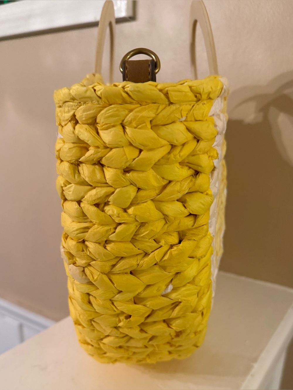 Yellow Braided Half-Moon Lemon Tote Bag with Wooden Handles EUC - Picture 9 of 11